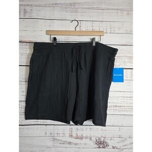 Columbia women's plus black Holly Hideaway Breezy short size 2X